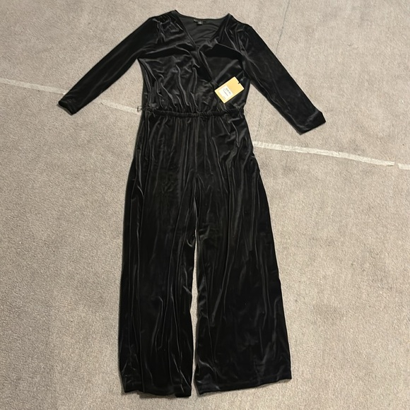 Halogen NWT Women’s black velour jumpsuit size Xsmall - Picture 2 of 3